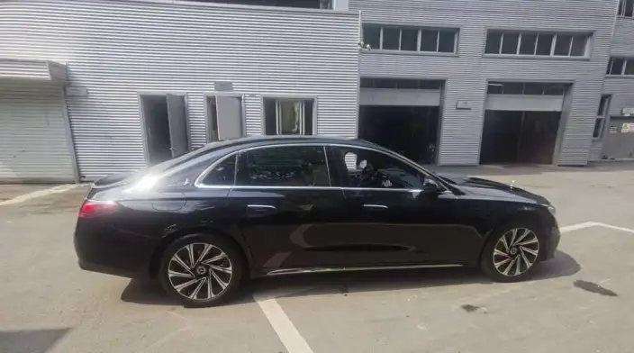 Mercedes-Benz E-Class 2024 Model E 300 L Luxury Model sedan – фото 5