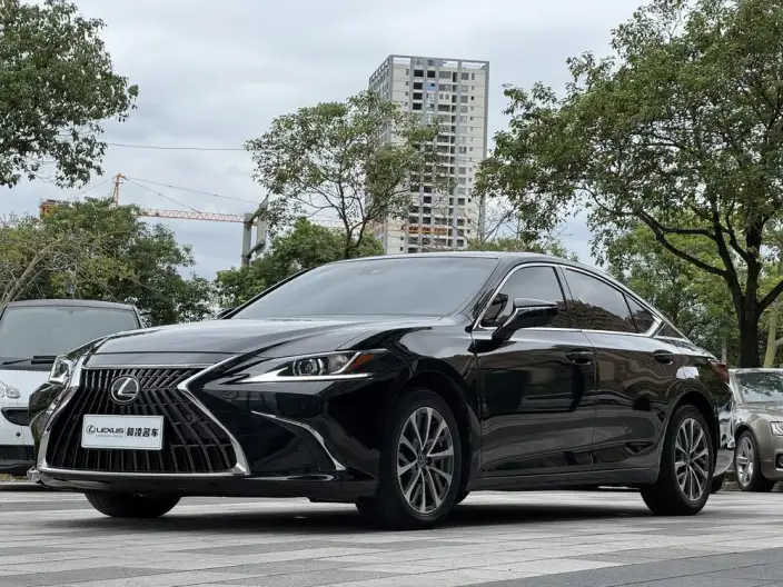 Lexus ES 2023 Model 260 Superior Edition