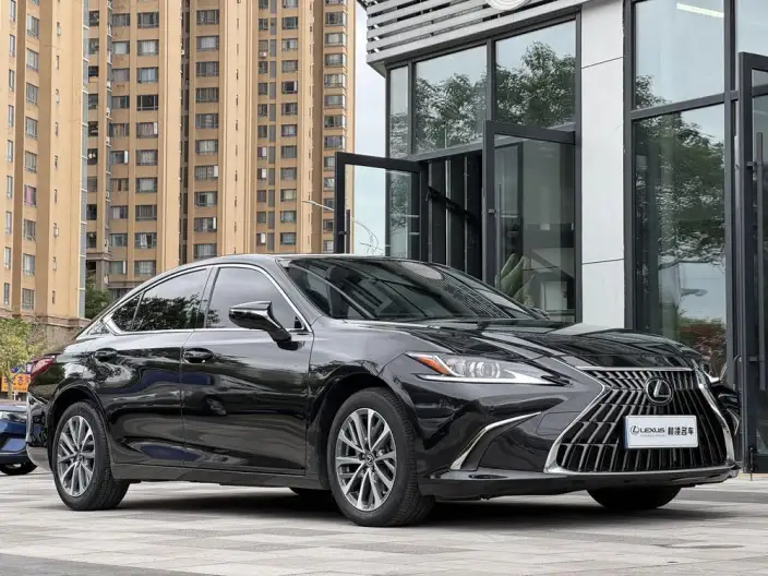 Lexus ES 2023 Model 260 Superior Edition