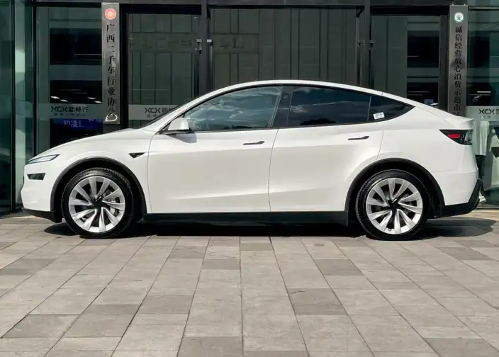 Model Y 2025 Model Facelift Long Battery Life Pro All-wheel drive version