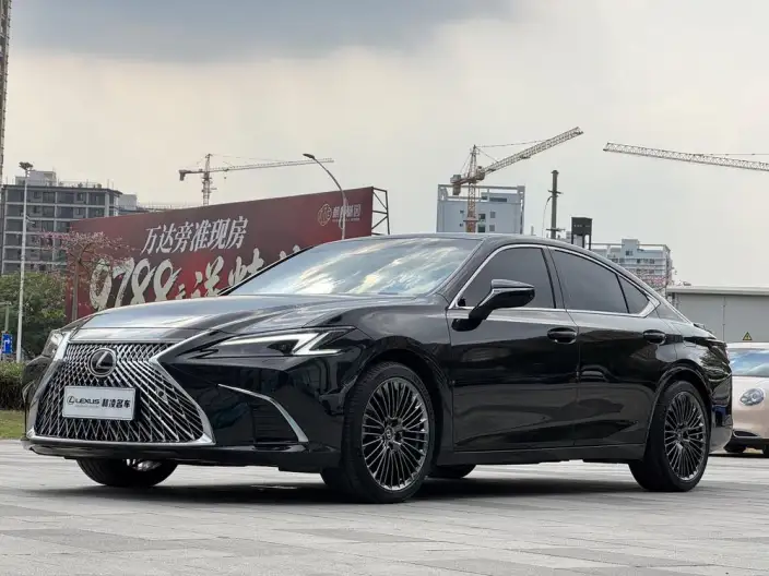 Lexus ES 2025 Model 300h Premium