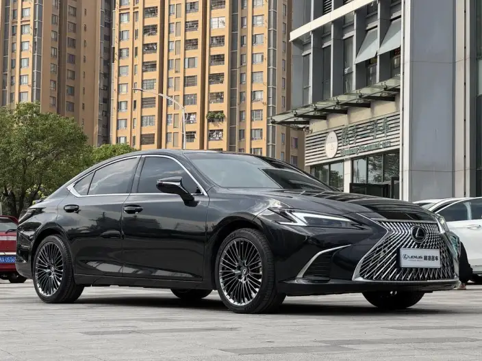 Lexus ES 2025 Model 300h Premium