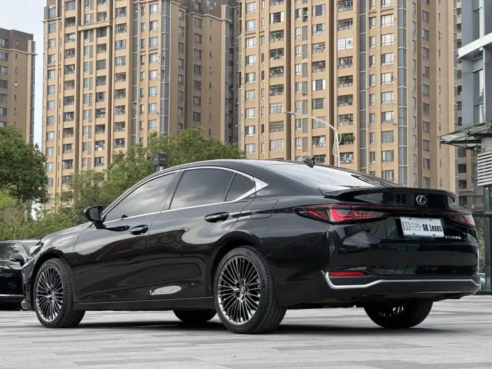 Lexus ES 2025 Model 300h Premium