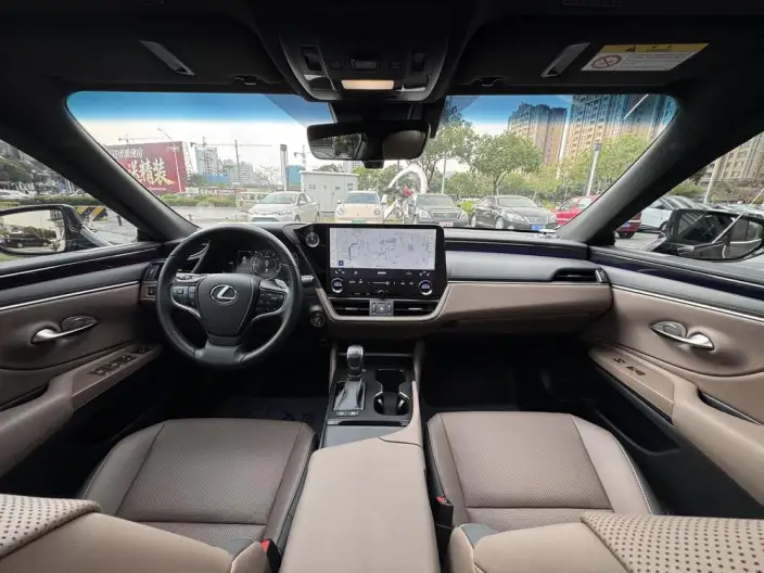 Lexus ES 2025 Model 300h Premium – фото 7