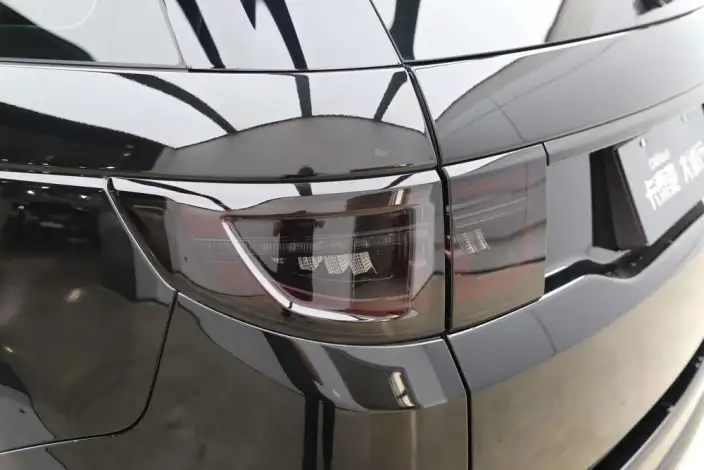 Land Rover Discovery Sport 2024 Model 249PS R-Dynamic SE Performance Technology Edition 5 seat – фото 9