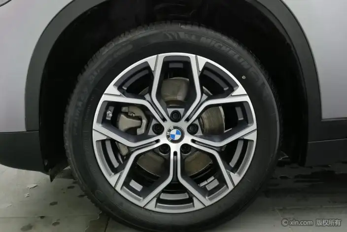 BMW X1 2022 Model sDrive25Li Leading Model – фото 9