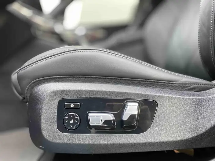 BMW XM 2023 Model 4.4T Standard Model – фото 32