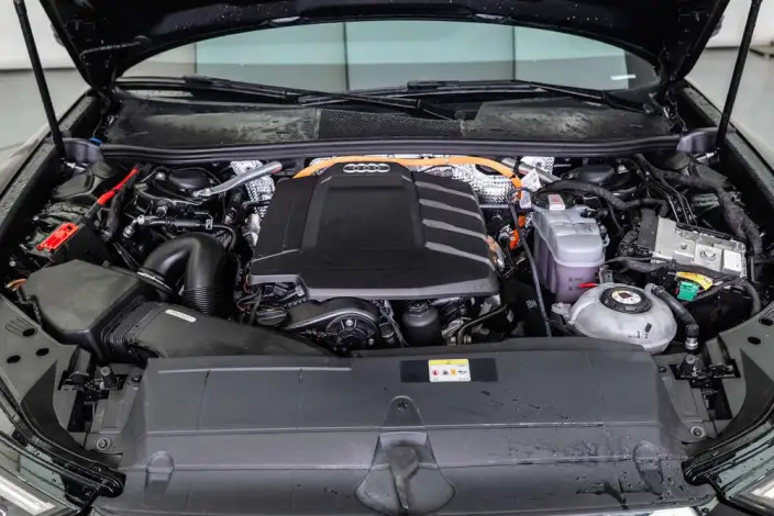 Audi A6L PHEV 2020 Model 55 TFSIe quattro – фото 6