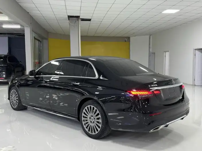 Mercedes-Benz E-Class 2023 Model E 300 L Fashion Model sedan – фото 4