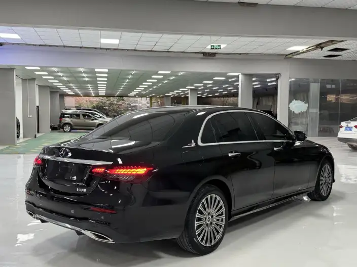 Mercedes-Benz E-Class 2023 Model E 300 L Fashion Model sedan – фото 6