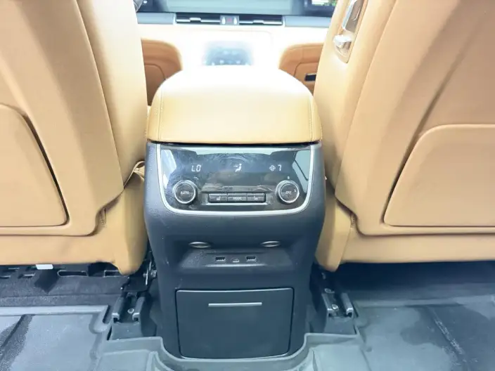 Li Auto ONE 2021 Model Extended Range 6 seat Edition – фото 9