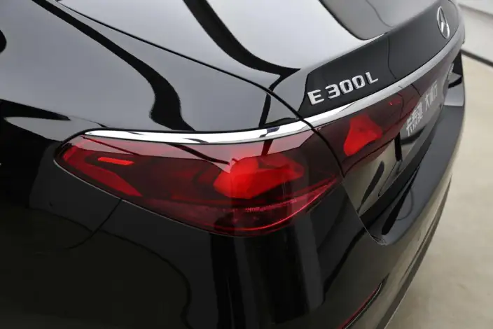 Mercedes-Benz E-Class 2026 Model E 300 L Fashion Model sedan – фото 10