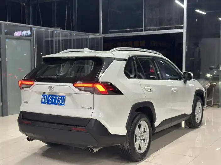 Toyota RAV4 2022 Model 2.0L CVT 2WD Urban Edition – фото 6