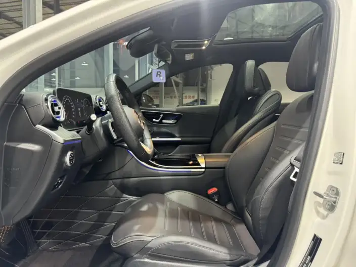 Mercedes-Benz C-Class 2024 Model C 260 L Sports Edition – фото 8