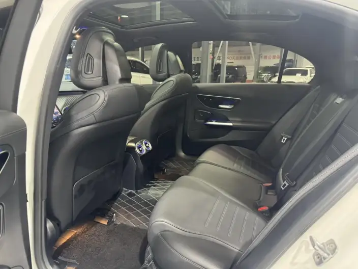Mercedes-Benz C-Class 2024 Model C 260 L Sports Edition – фото 9
