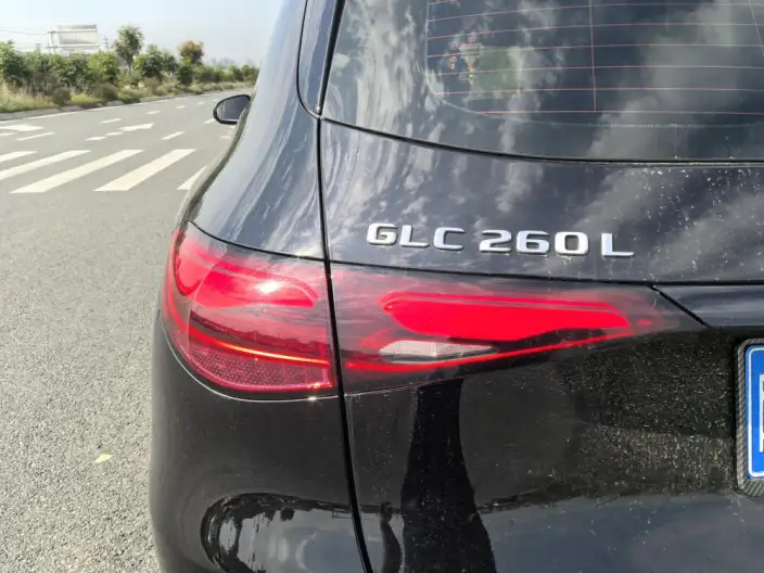 Mercedes-Benz GLC 2024 Model Facelift GLC 260 L 4MATIC Luxury Model 5 seat – фото 8