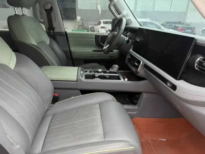 BAIC BJ40 2024 Model City Hunter Edition 2.0T Automatic 4WD Supreme Model – фото 8