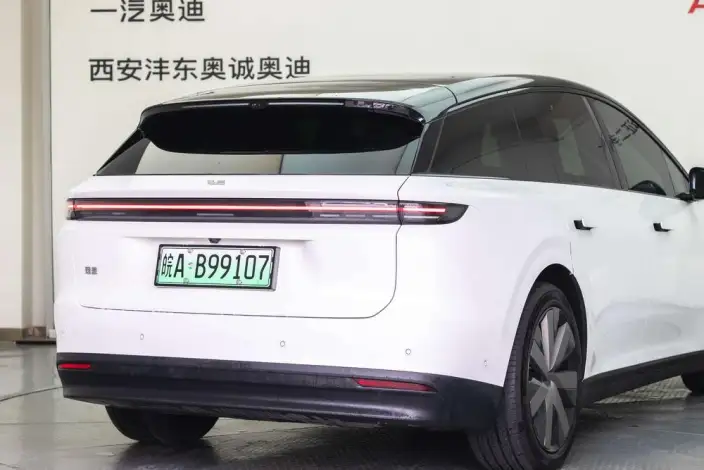 Li Auto i6 2025 Model 4WD Standard Edition – фото 7