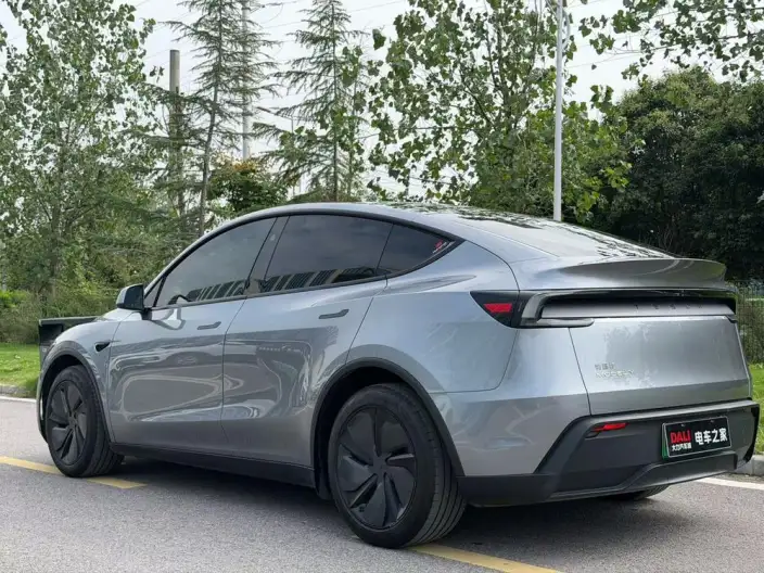 Model Y 2025 Model Rear-wheel drive version