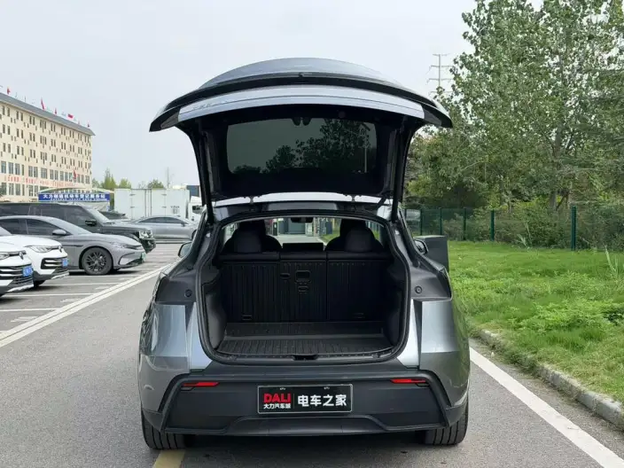 Model Y 2025 Model Rear-wheel drive version – фото 5