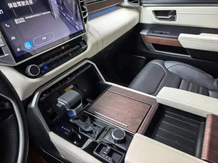 Tundra 2022 Model 3.5T Automatic 4WD 5 seat Parallel Imported – фото 8
