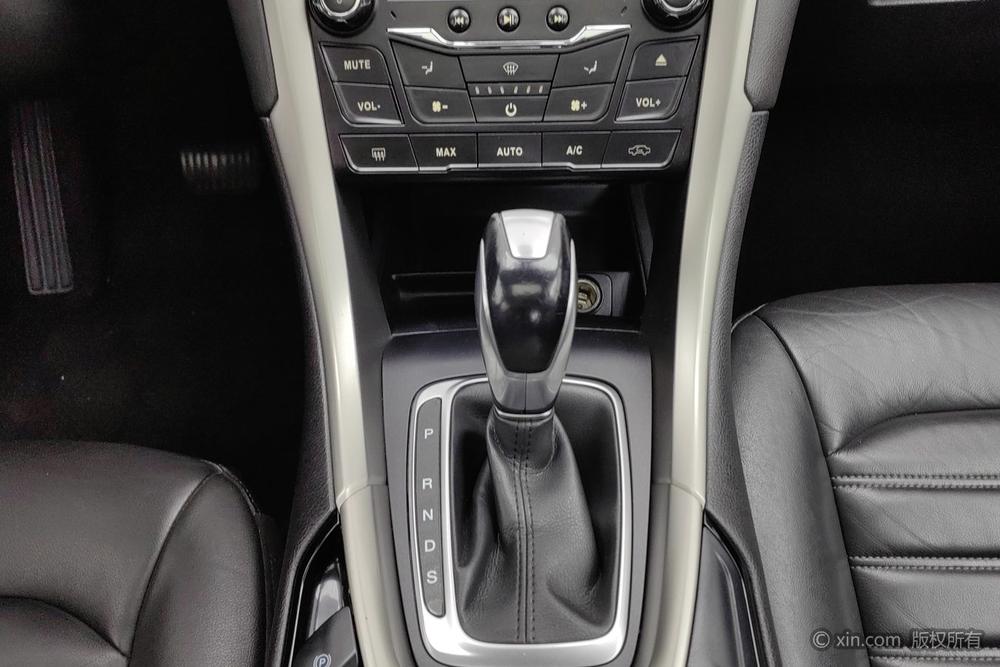 Ford Mondeo 2013 2.0L GTDi200 Fashion – фото 16