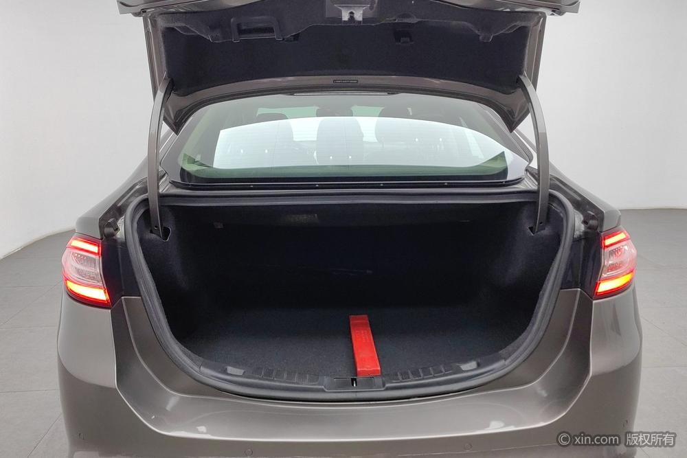 Ford Mondeo 2013 2.0L GTDi200 Fashion – фото 23