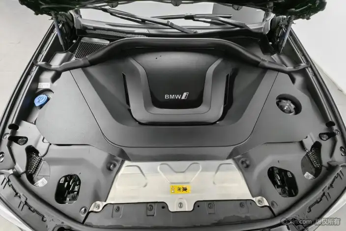 BMW iX3 2023 Model Leading Model – фото 5
