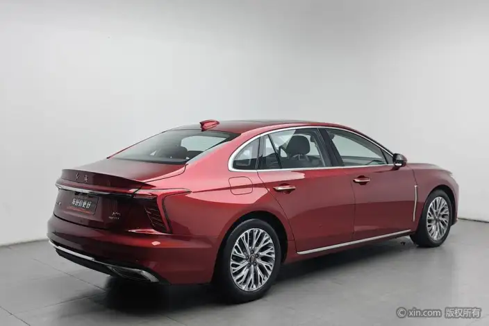 Hongqi H5 2023 Model 2.0T Automatic Flag Enjoy Edition