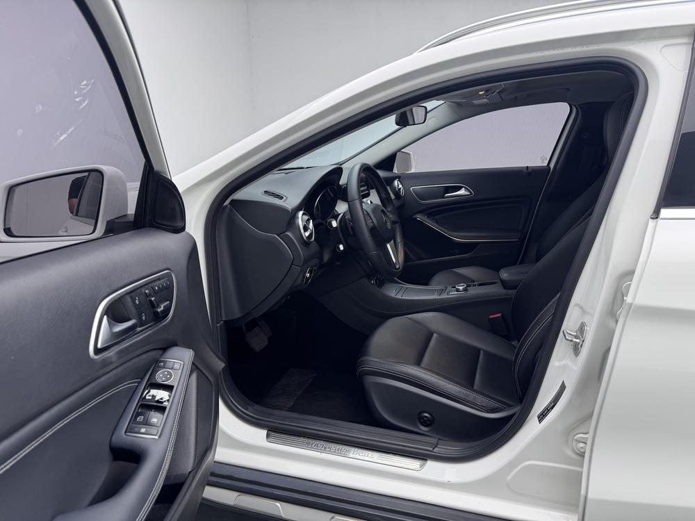 Mercedes-Benz GLA 2015 GLA 200 Dynamic – фото 17