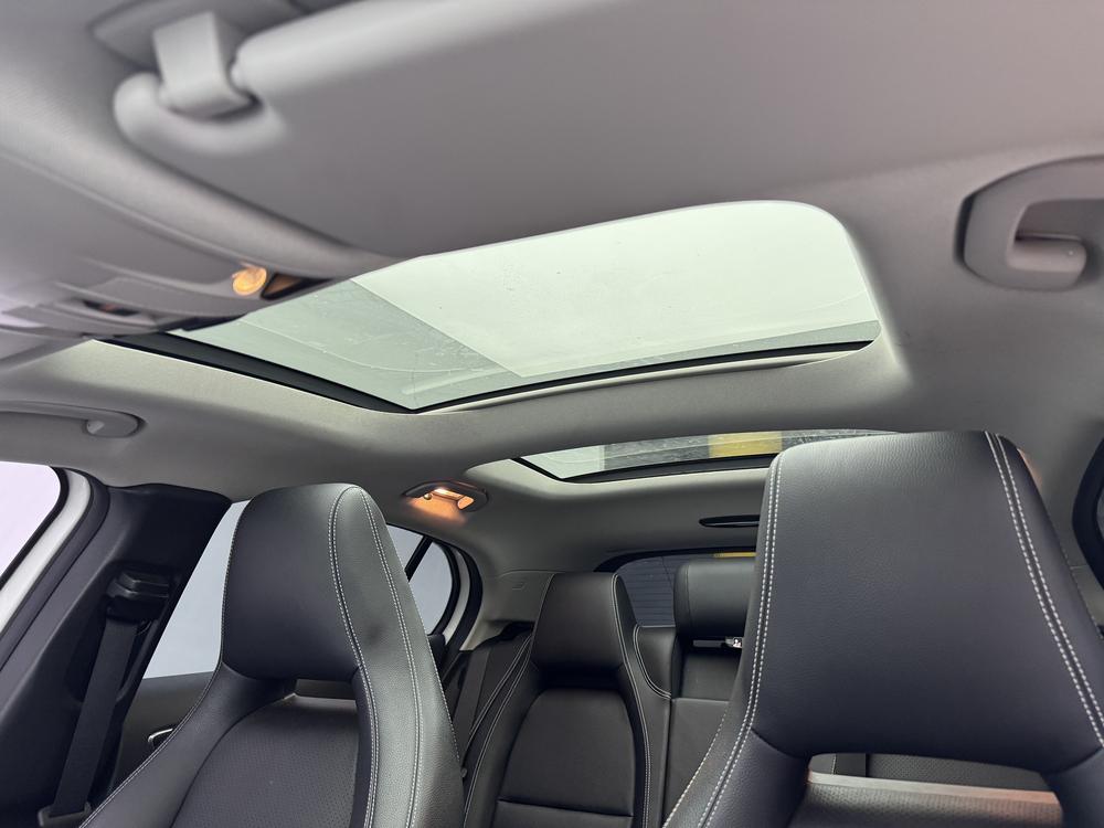 Mercedes-Benz GLA 2015 GLA 200 Dynamic – фото 19