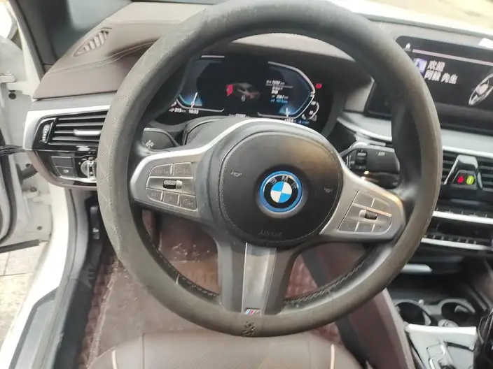 BMW 5 Series PHEV 2022 Model Facelift 535Le M Sports Set – фото 7
