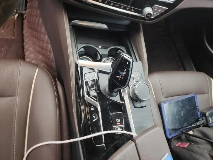 BMW 5 Series PHEV 2022 Model Facelift 535Le M Sports Set – фото 9