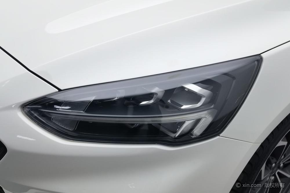 Ford Focus 2021 Trim EcoBoost 180 Automatic ST Line – фото 7
