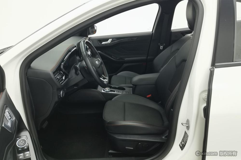 Ford Focus 2021 Trim EcoBoost 180 Automatic ST Line – фото 17