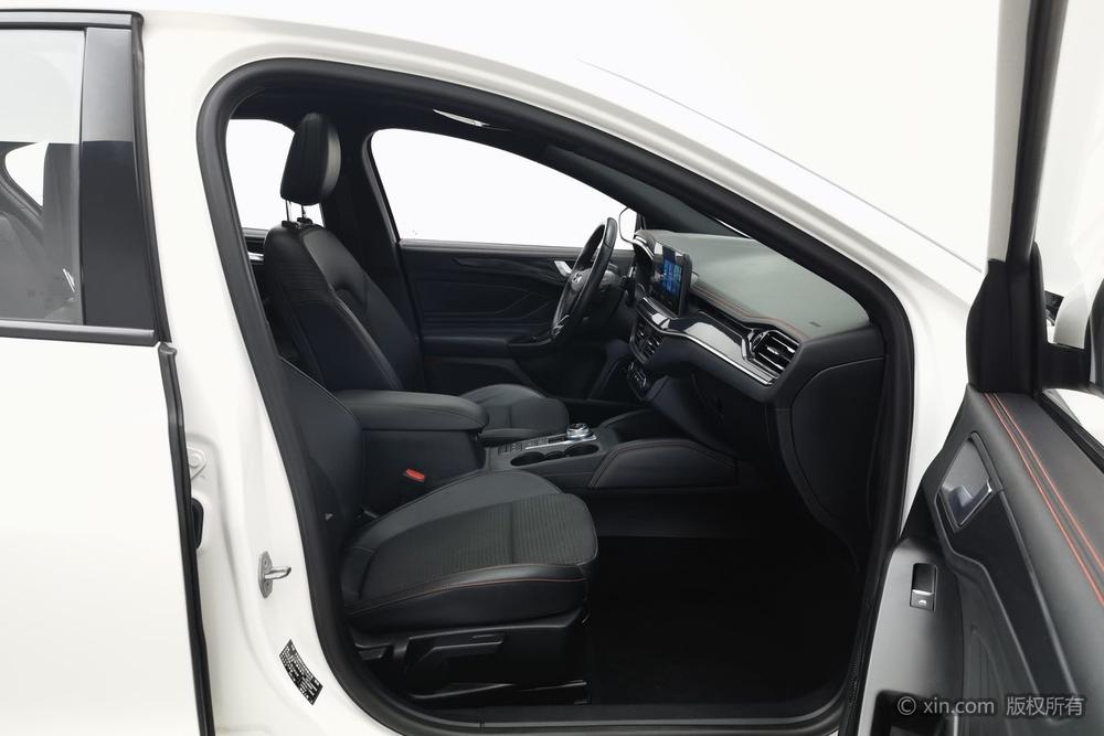 Ford Focus 2021 Trim EcoBoost 180 Automatic ST Line – фото 19