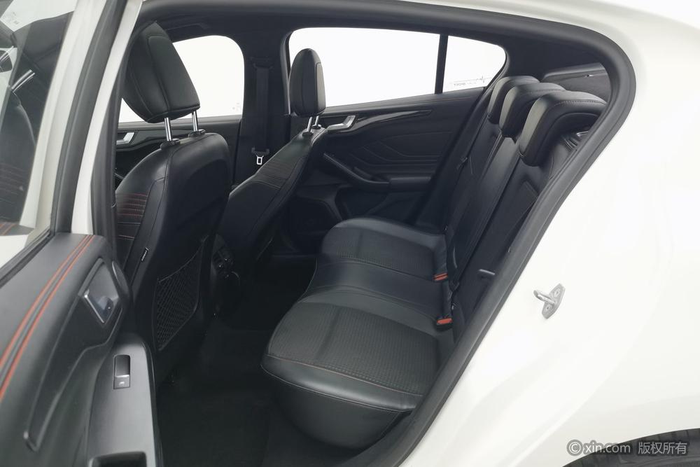 Ford Focus 2021 Trim EcoBoost 180 Automatic ST Line – фото 20