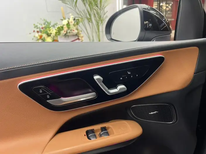 Mercedes-Benz GLC 2025 Model Facelift GLC 300 L 4MATIC Dynamic Model 5 seat – фото 9