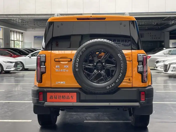 BAIC BJ40 2024 Model City Hunter Edition 2.0T Automatic 4WD Supreme Model – фото 5