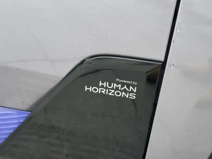HiPhi HiPhi Y 2023 Model 560km Pioneer Edition – фото 7