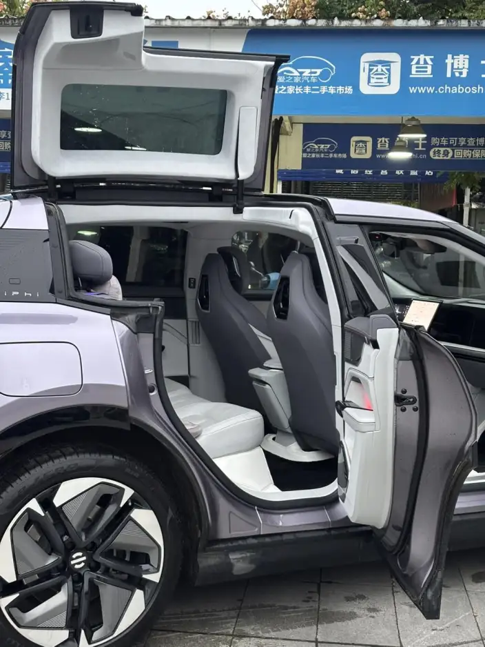 HiPhi HiPhi Y 2023 Model 560km Pioneer Edition – фото 8