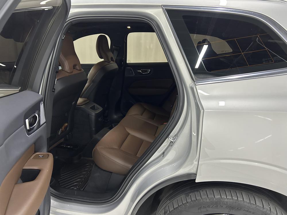 Volvo XC60 PHEV 2023 T8 AWD Long Range Intelligent Far Luxury – фото 18
