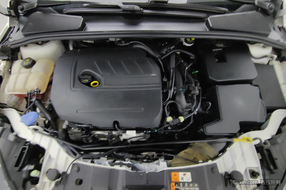 Ford Focus 2017 Hatchback EcoBoost 180 Automatic Sport – фото 5