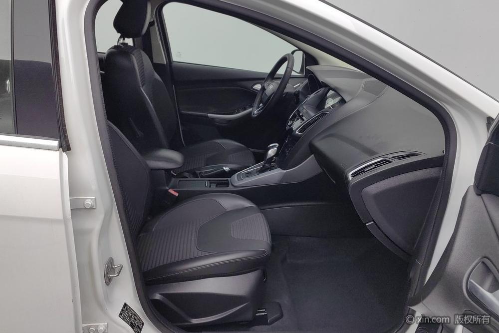 Ford Focus 2017 Hatchback EcoBoost 180 Automatic Sport – фото 11