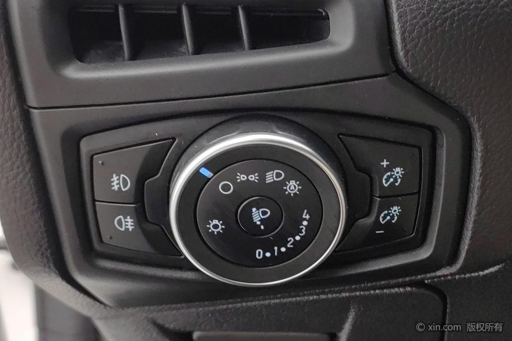 Ford Focus 2017 Hatchback EcoBoost 180 Automatic Sport – фото 16