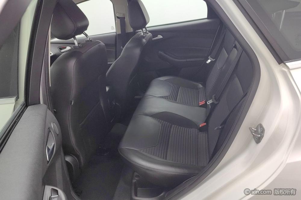 Ford Focus 2017 Hatchback EcoBoost 180 Automatic Sport – фото 20