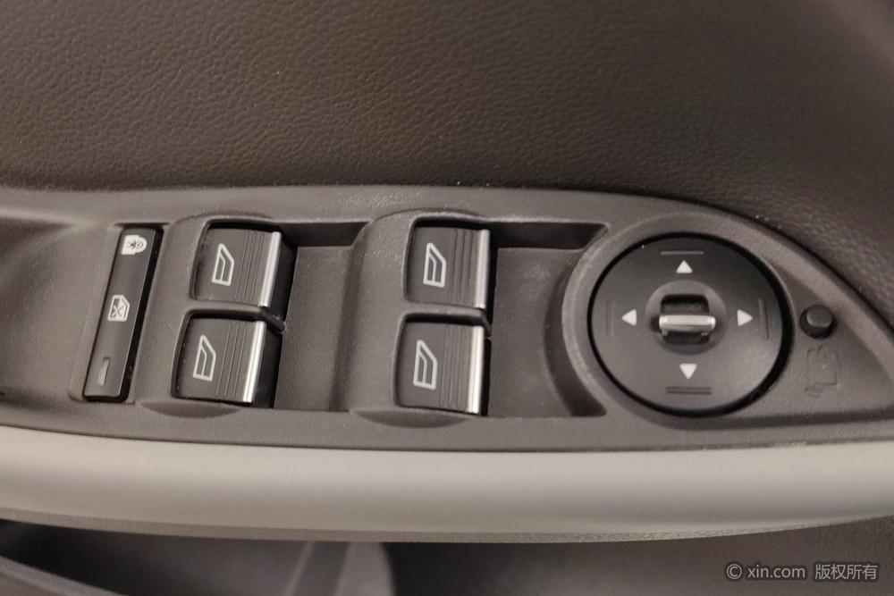 Ford Focus 2017 Hatchback EcoBoost 180 Automatic Sport – фото 23