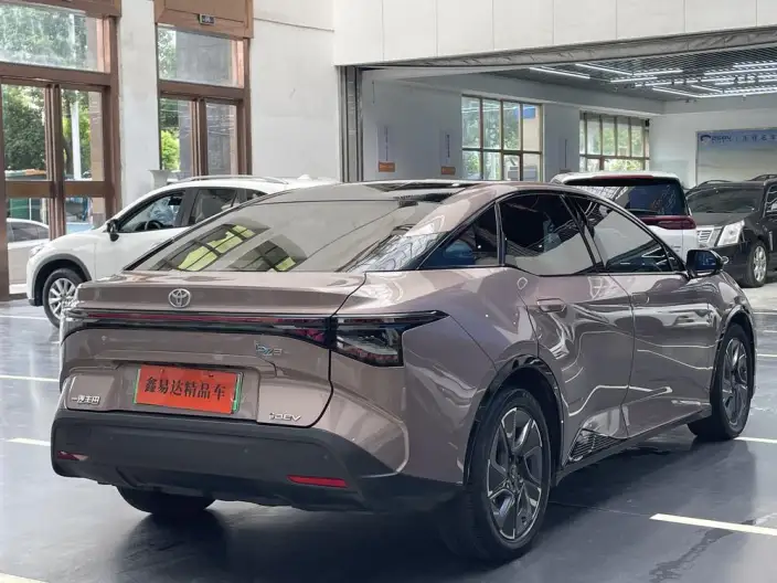 TOYOTA bZ3 2023 Model Long Battery Life Pro Premium – фото 6