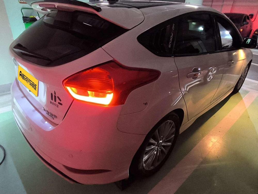 Ford Focus 2017 Hatchback EcoBoost 180 Automatic Sport