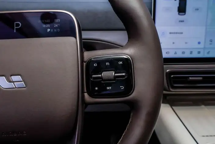 Li Auto MEGA 2024 Model Ultra Edition – фото 9